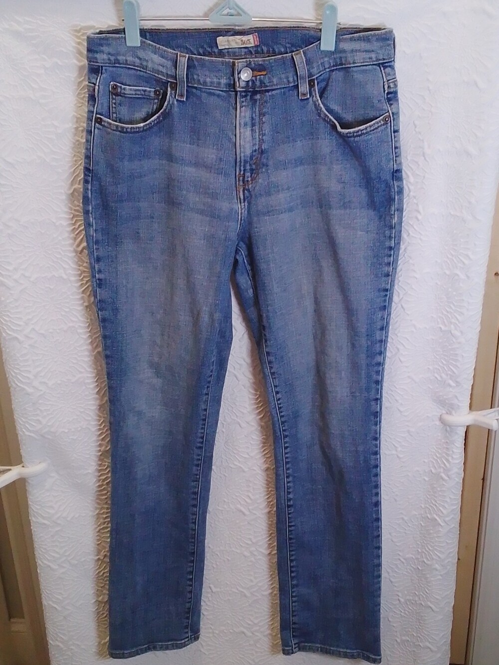 Levi’s 505 Straight Leg Jeans Women’s 12M Medium Wash